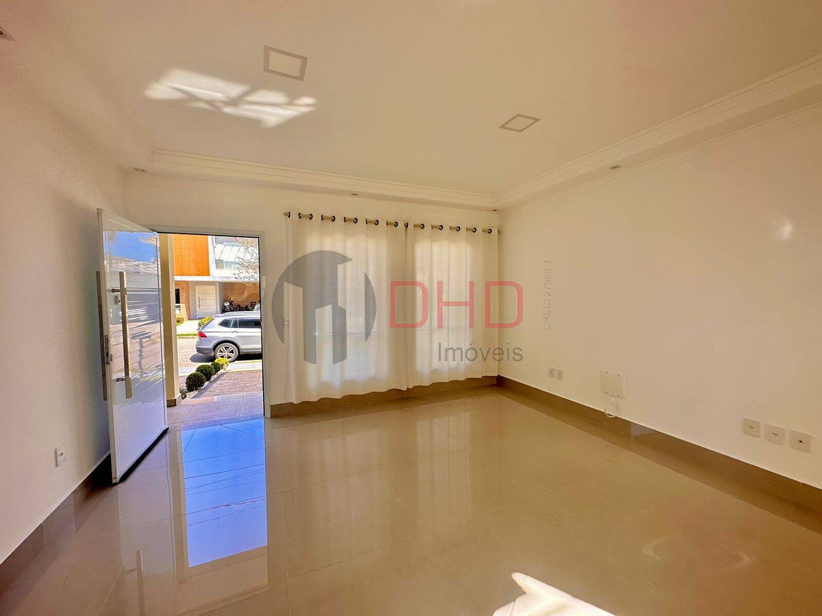 Casa de Condomínio à venda com 3 quartos, 242m² - Foto 3