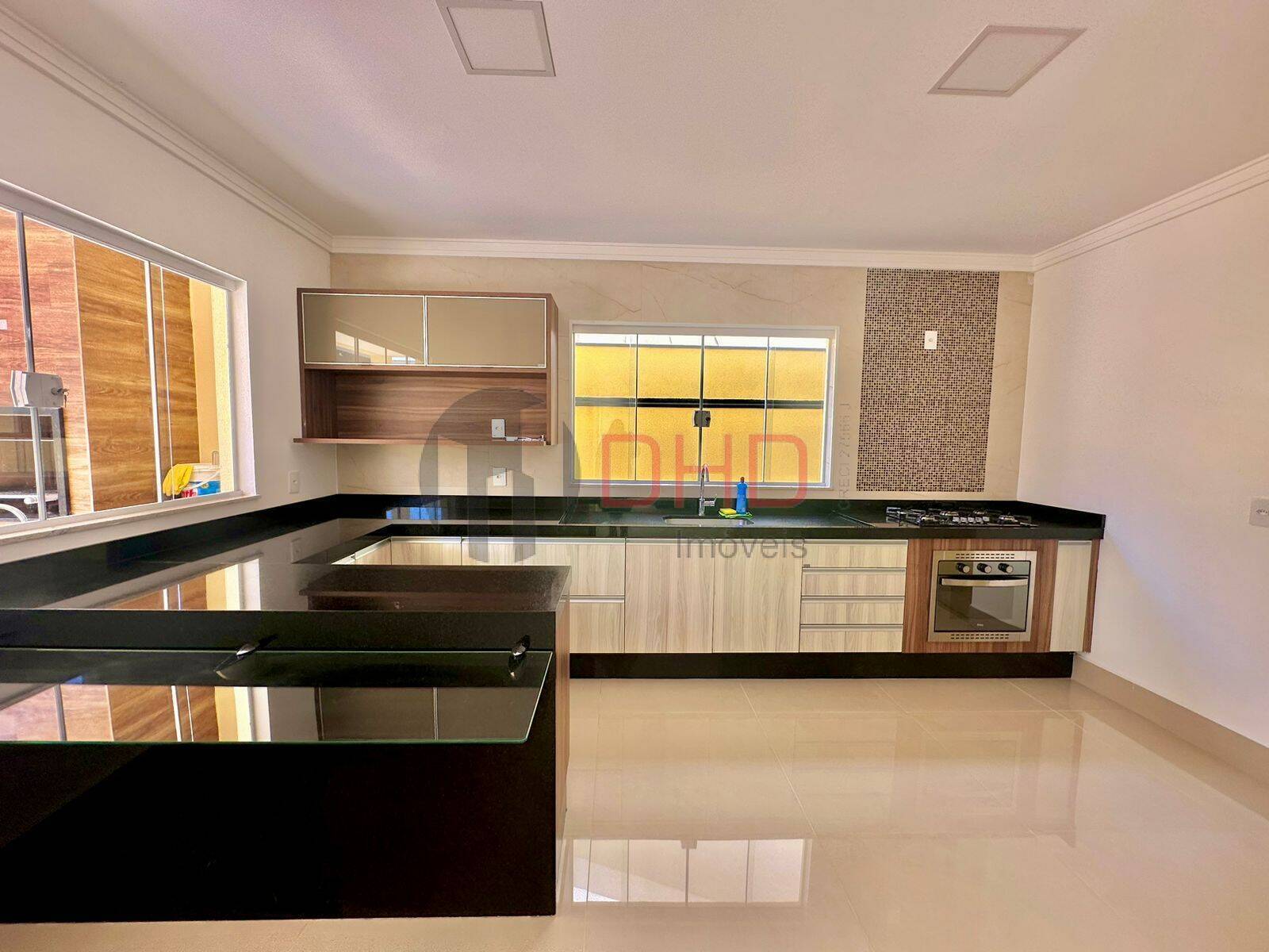 Casa de Condomínio à venda com 3 quartos, 242m² - Foto 5