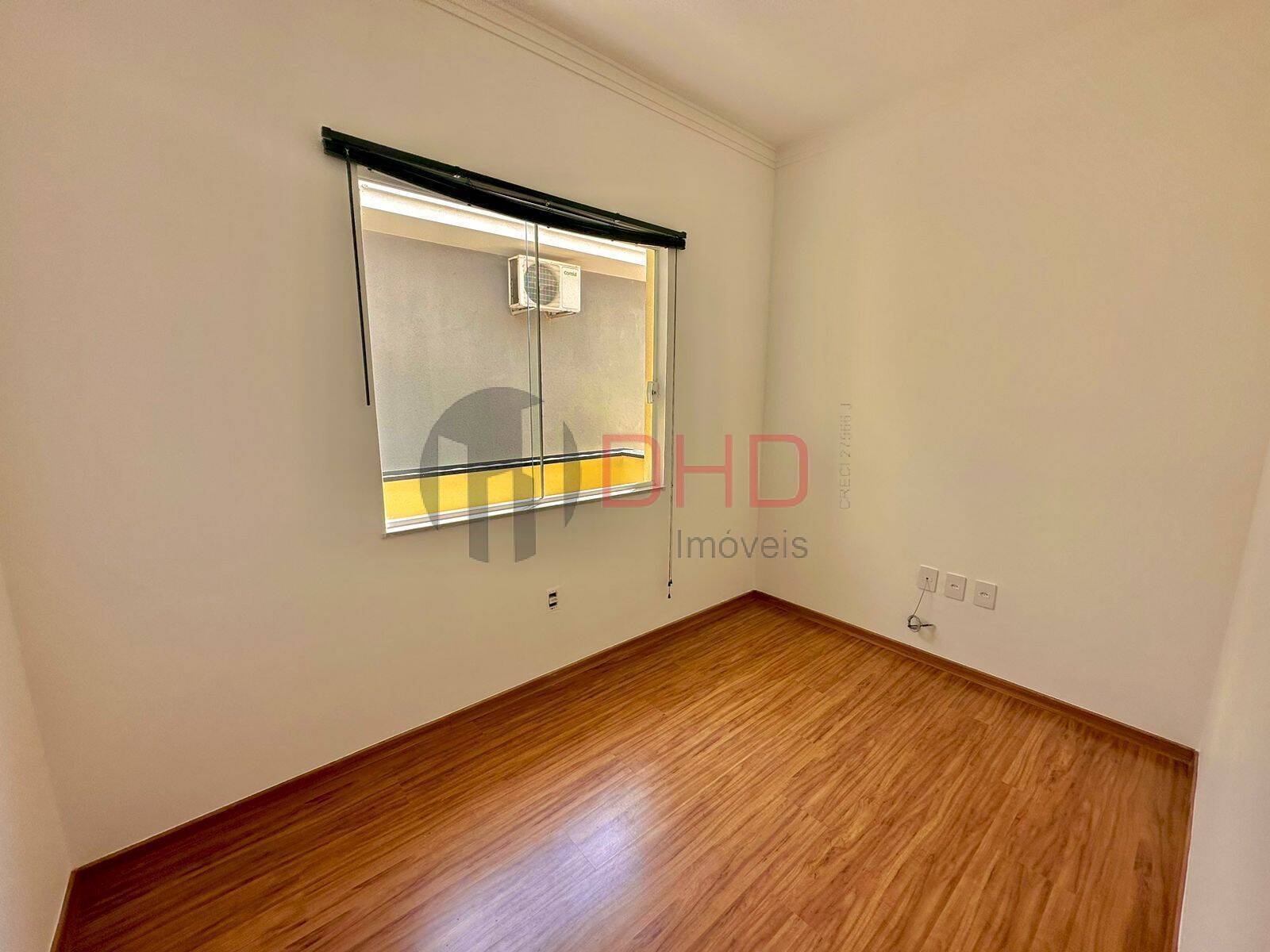 Casa de Condomínio à venda com 3 quartos, 242m² - Foto 9