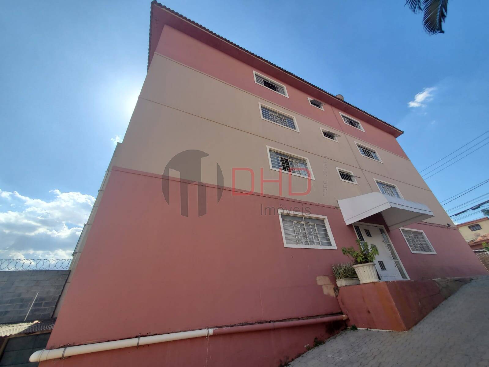 Apartamento à venda com 2 quartos, 60m² - Foto 2