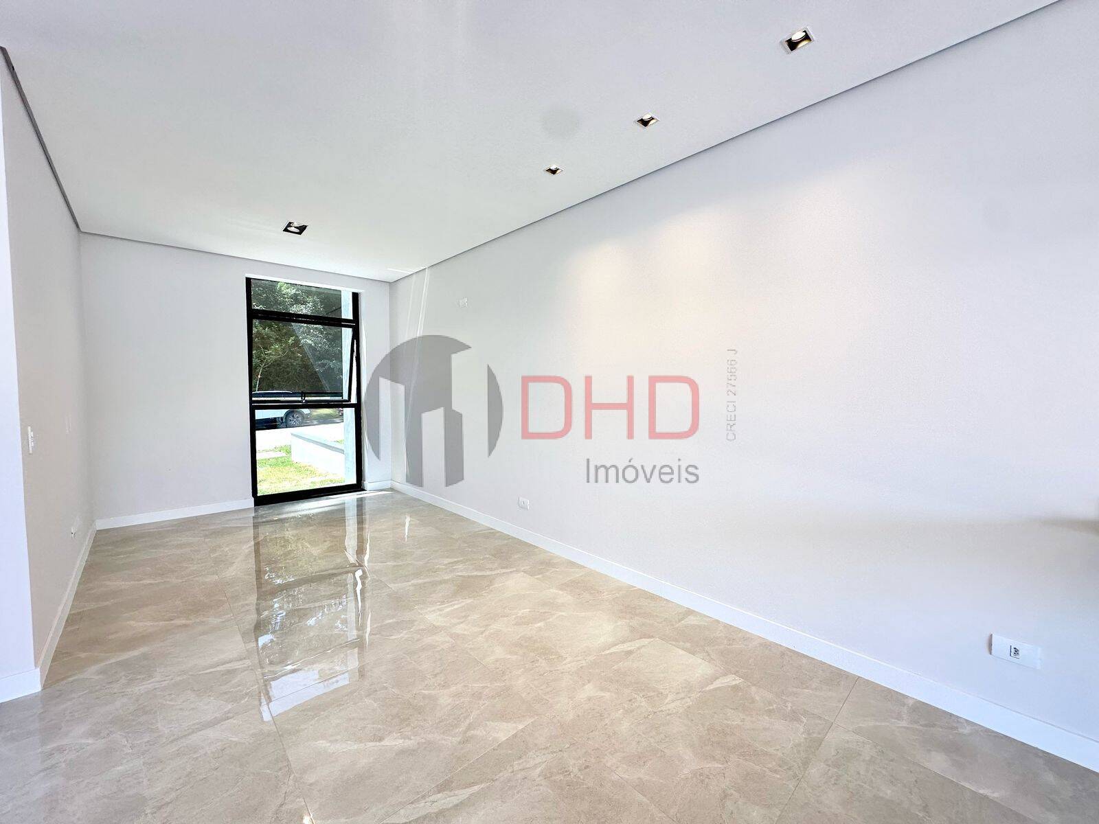 Casa de Condomínio à venda com 3 quartos, 180m² - Foto 2