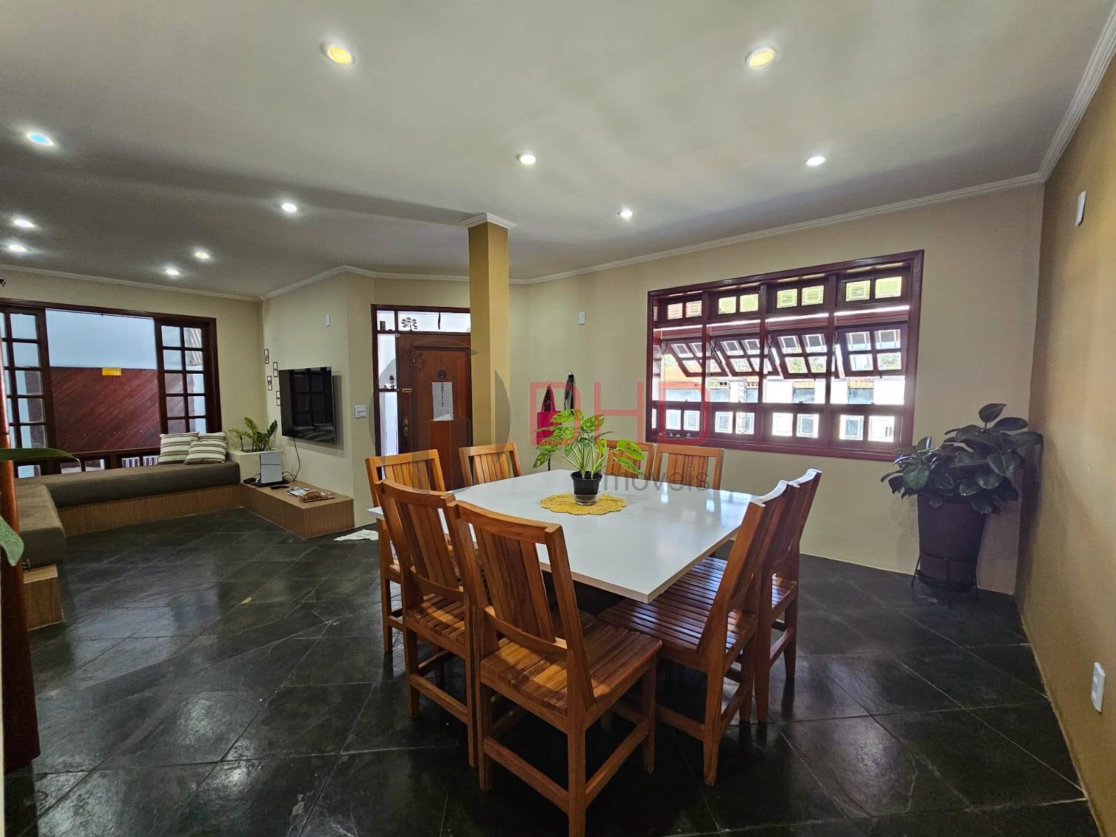 Casa à venda com 3 quartos, 255m² - Foto 13