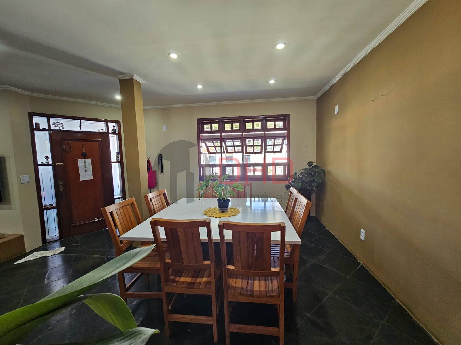 Casa à venda com 3 quartos, 255m² - Foto 14