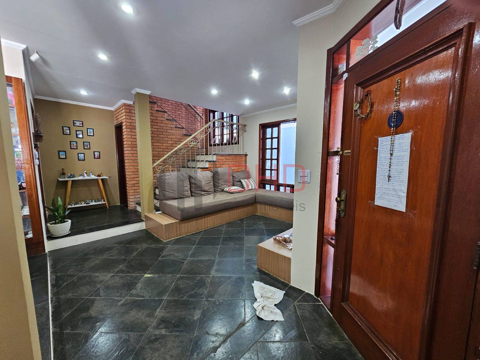 Casa à venda com 3 quartos, 255m² - Foto 3