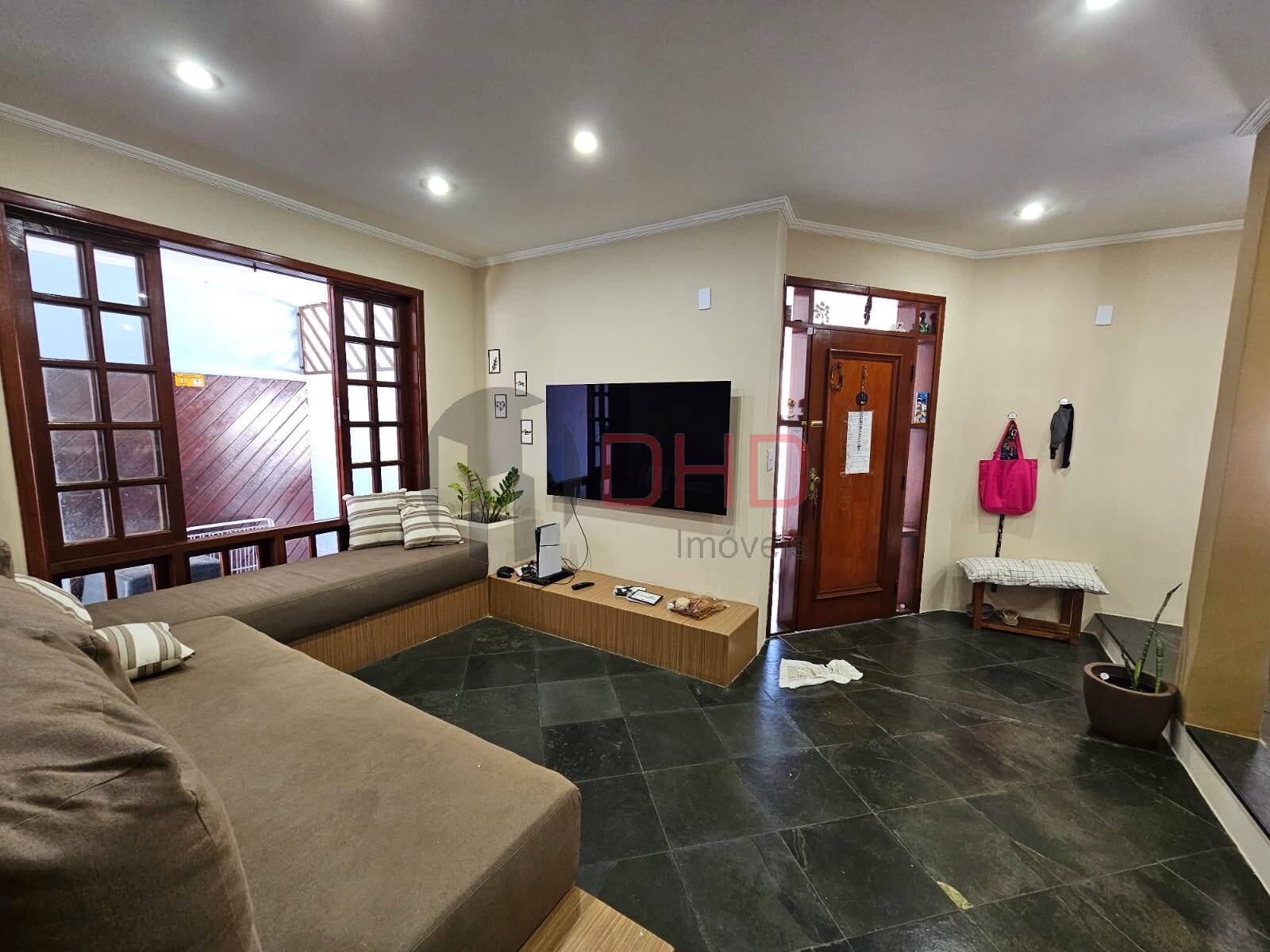 Casa à venda com 3 quartos, 255m² - Foto 5