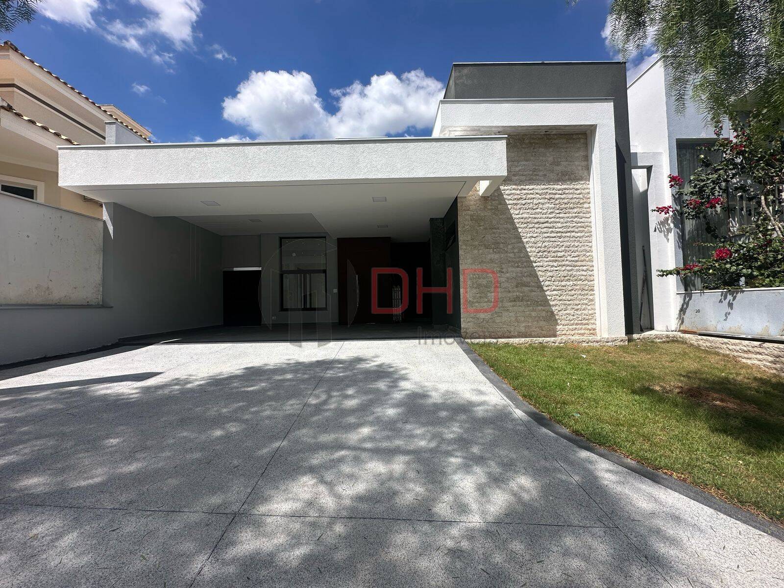 Casa de Condomínio à venda com 3 quartos, 197m² - Foto 2