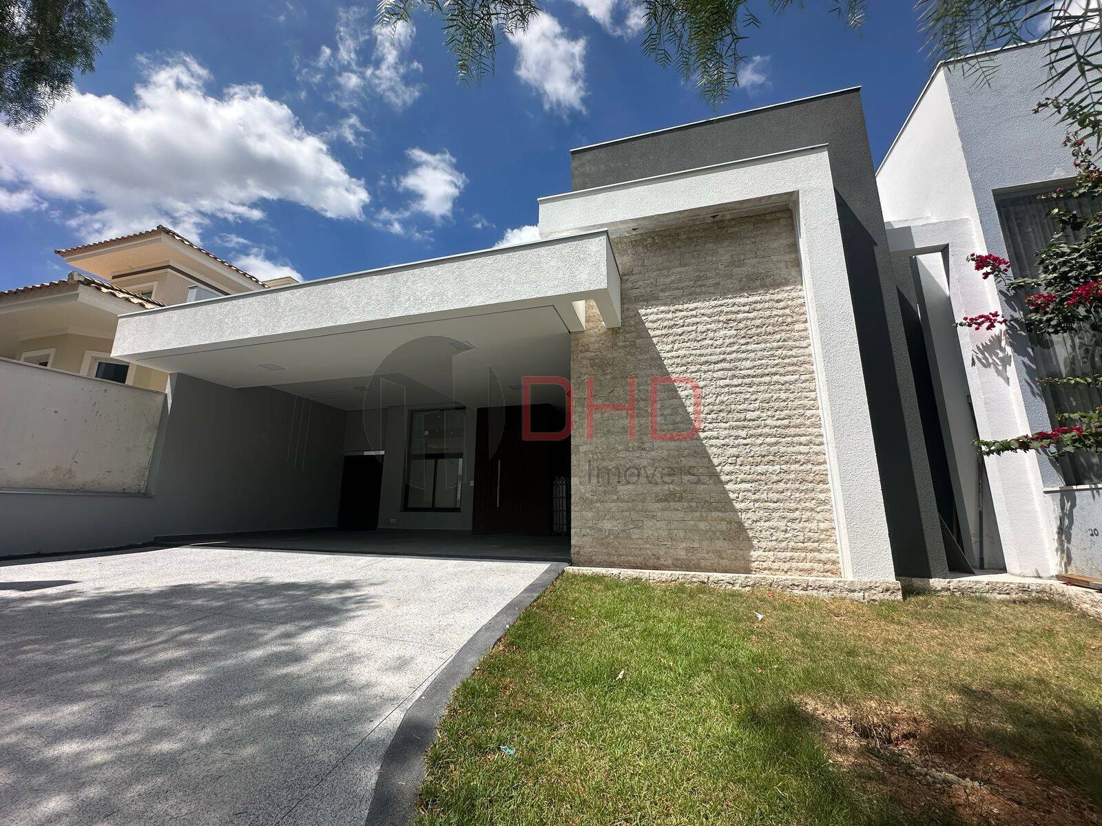 Casa de Condomínio à venda com 3 quartos, 197m² - Foto 1