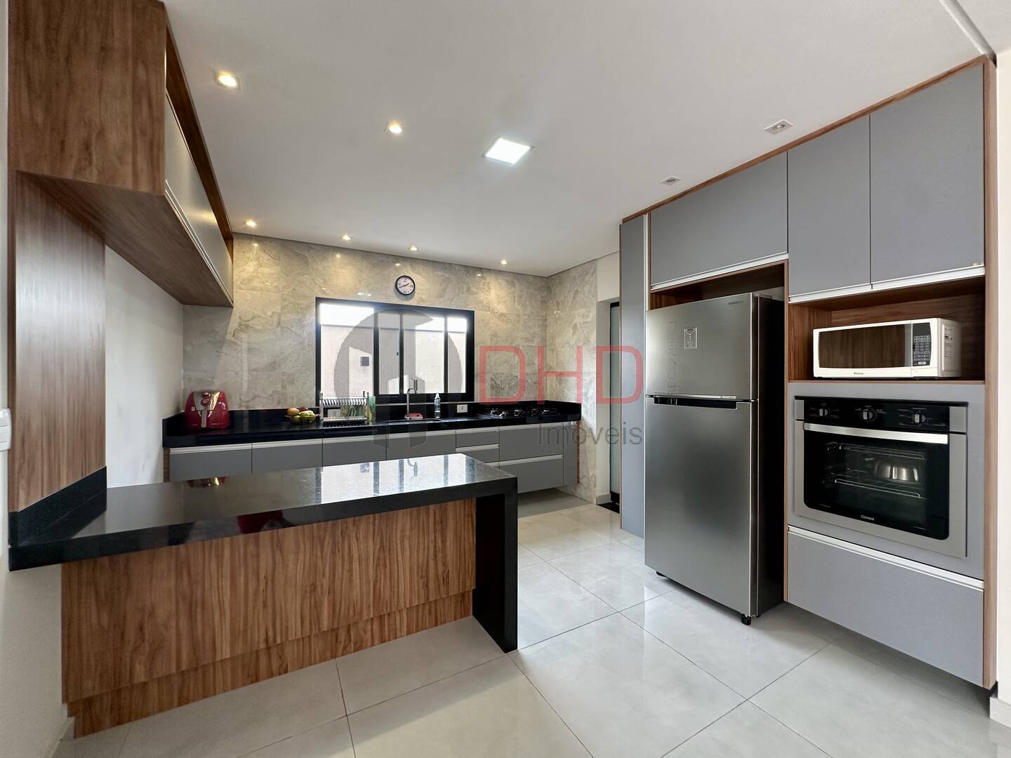 Casa de Condomínio à venda com 4 quartos, 233m² - Foto 13