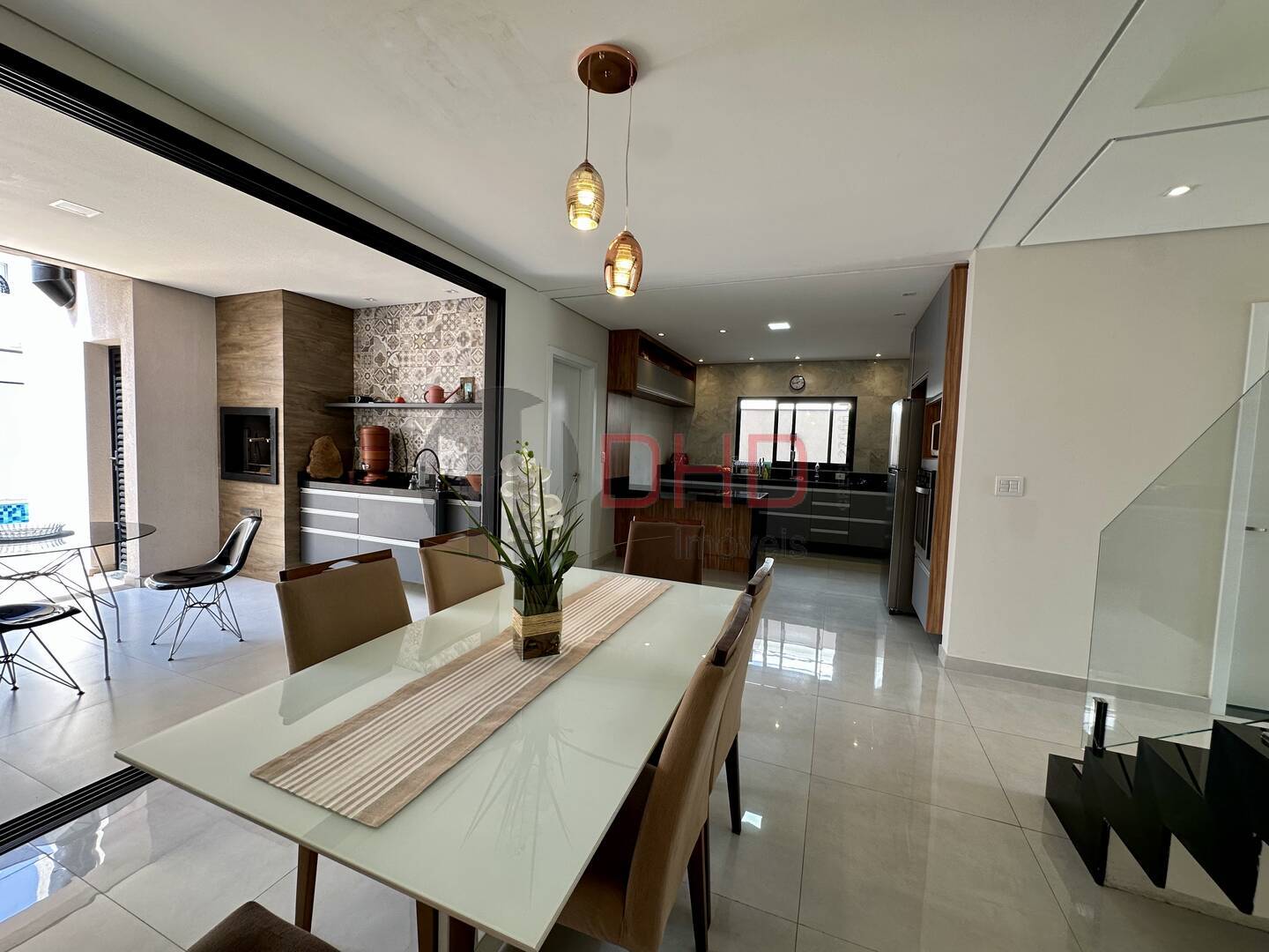 Casa de Condomínio à venda com 4 quartos, 233m² - Foto 8