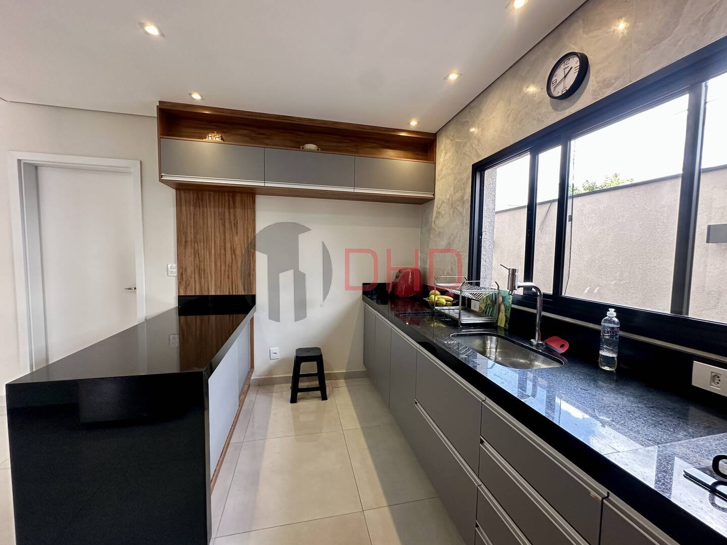 Casa de Condomínio à venda com 4 quartos, 233m² - Foto 10