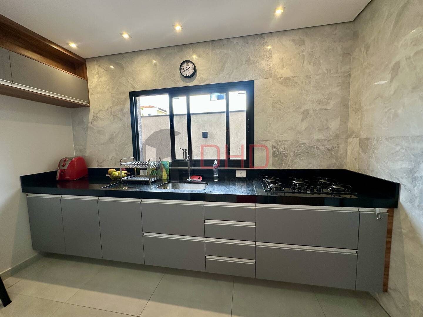 Casa de Condomínio à venda com 4 quartos, 233m² - Foto 11