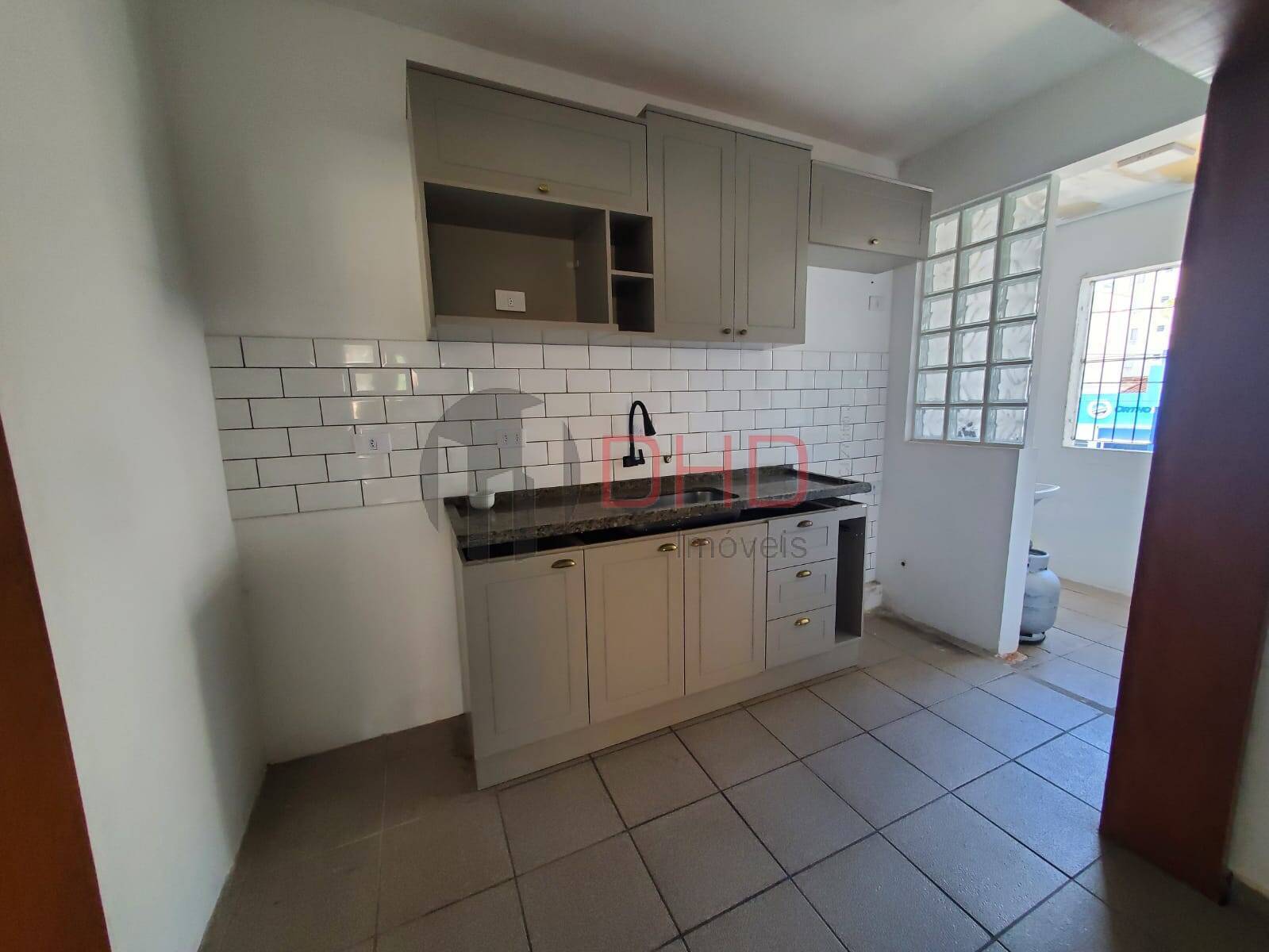 Apartamento à venda com 2 quartos, 64m² - Foto 3