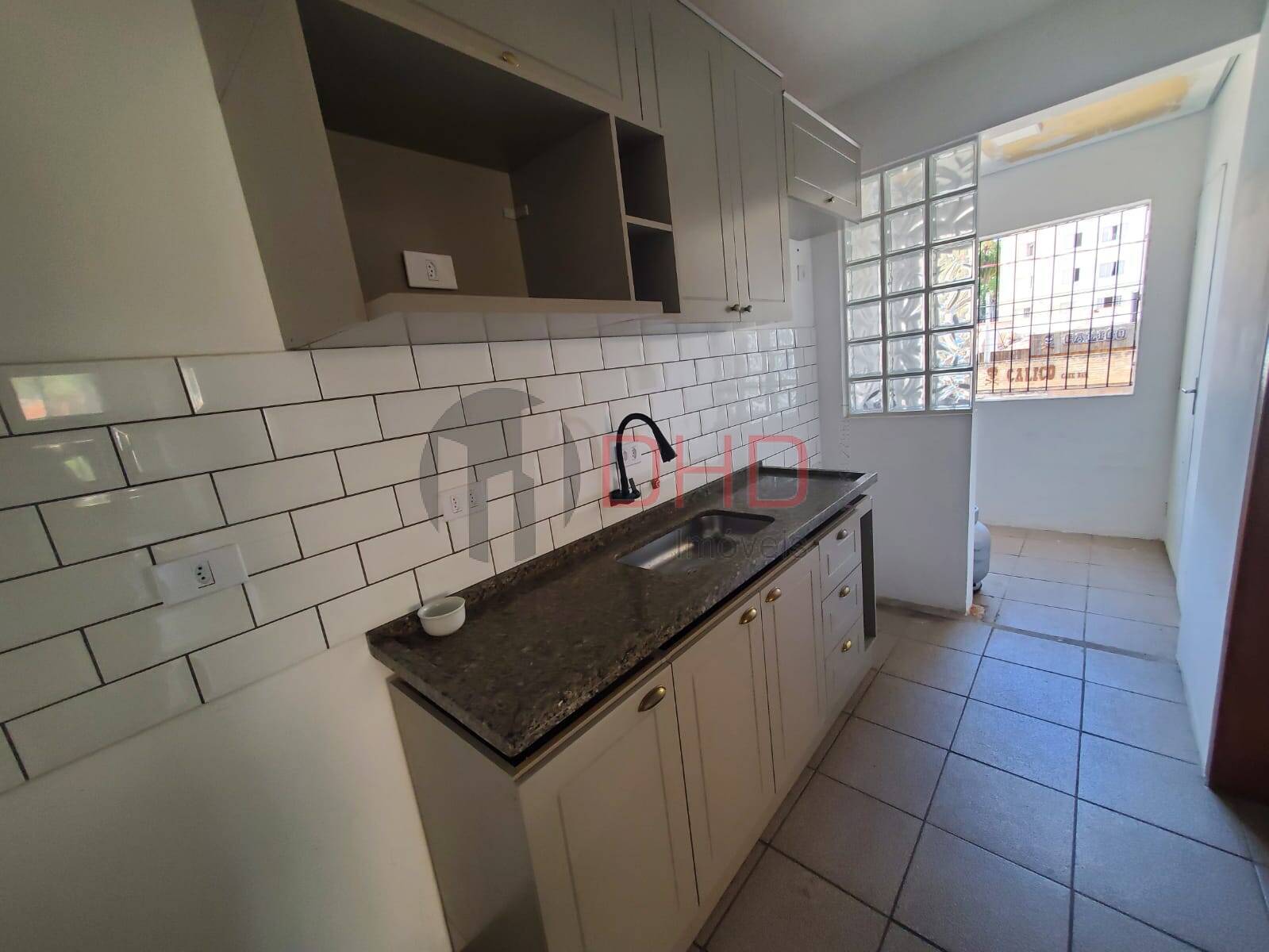 Apartamento à venda com 2 quartos, 64m² - Foto 4