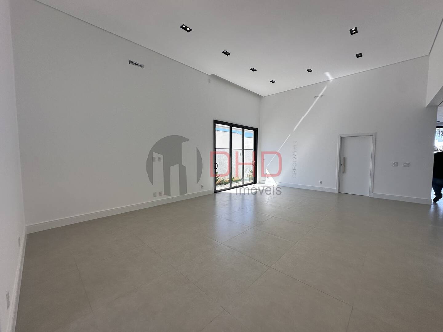 Casa de Condomínio à venda com 3 quartos, 285m² - Foto 4