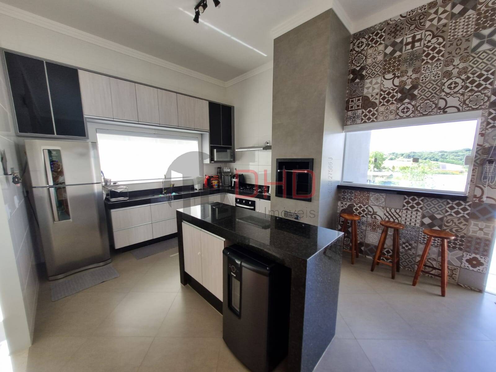 Casa de Condomínio à venda com 3 quartos, 282m² - Foto 9