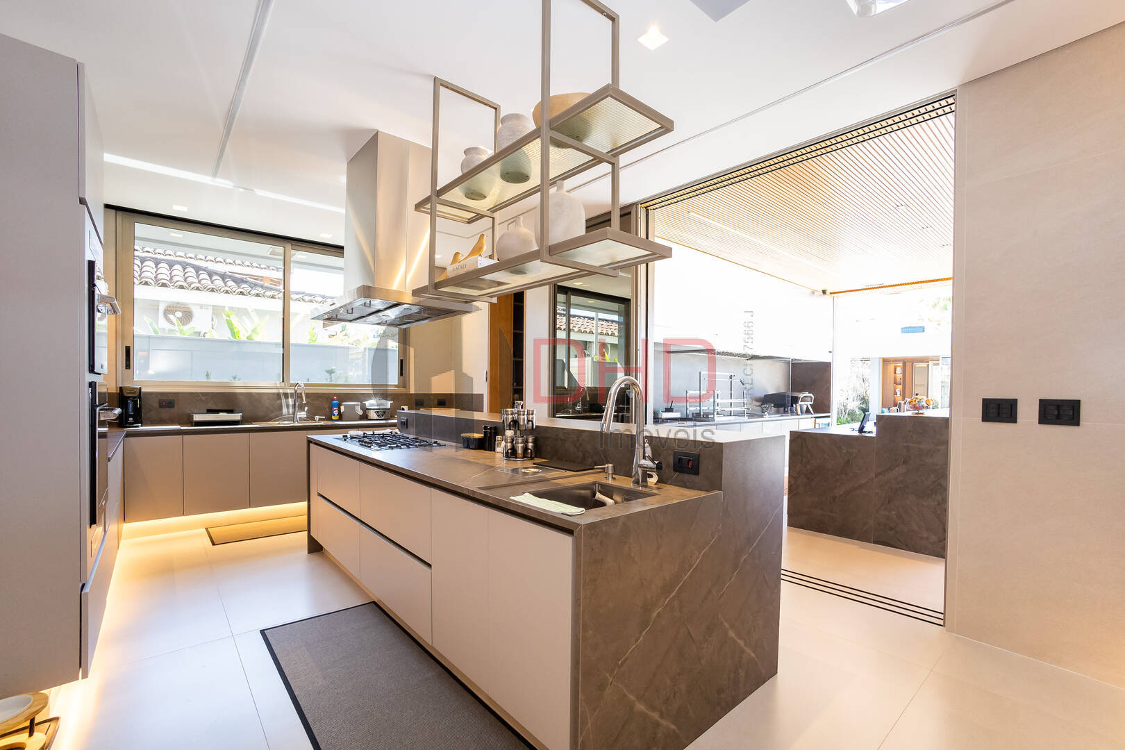 Casa de Condomínio à venda com 6 quartos, 840m² - Foto 20