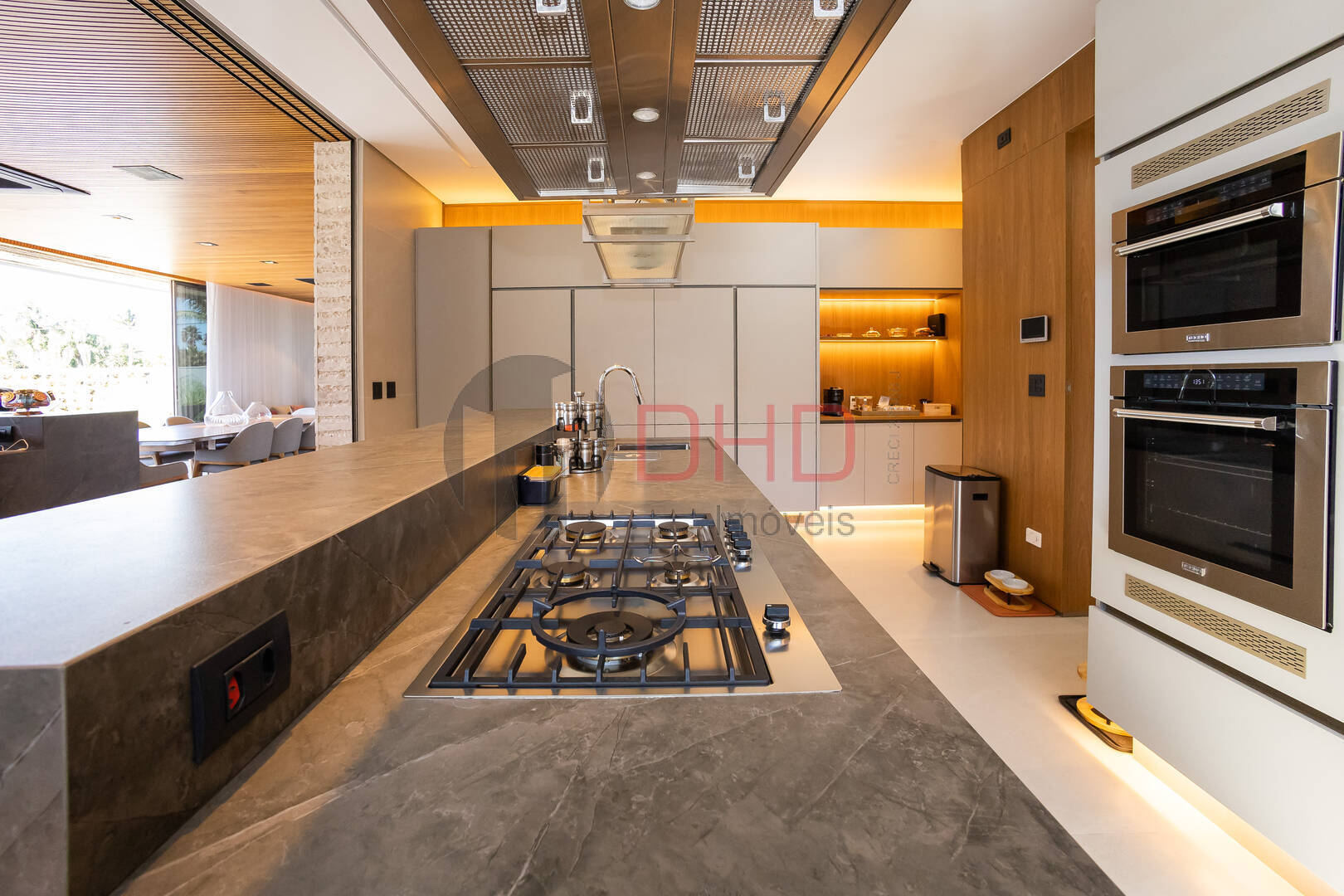 Casa de Condomínio à venda com 6 quartos, 840m² - Foto 19