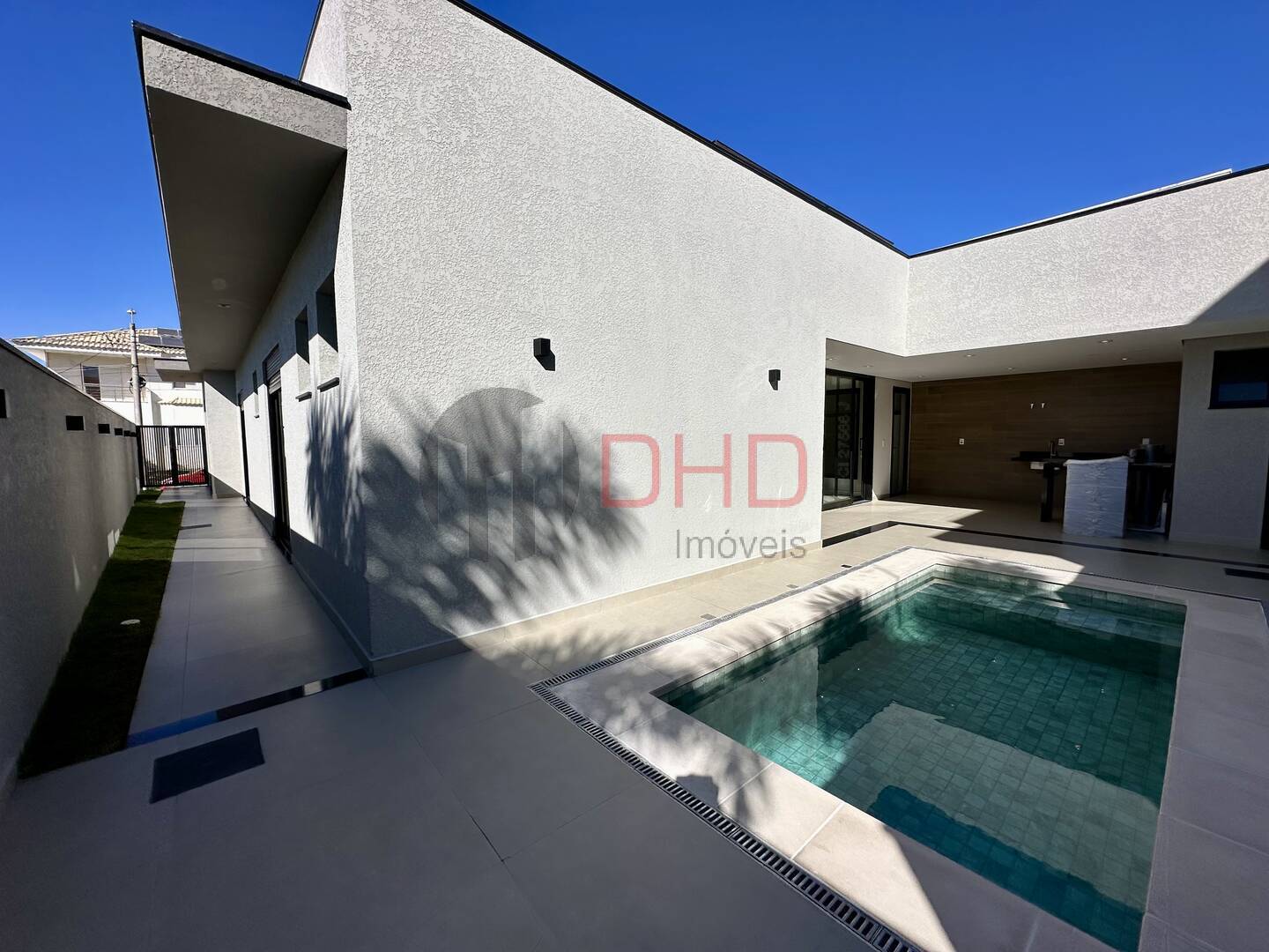 Casa de Condomínio à venda com 3 quartos, 220m² - Foto 1