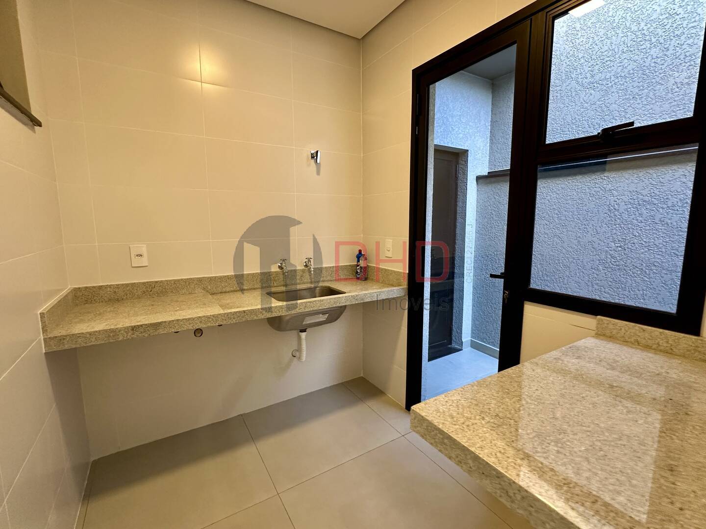 Casa de Condomínio à venda com 3 quartos, 220m² - Foto 23