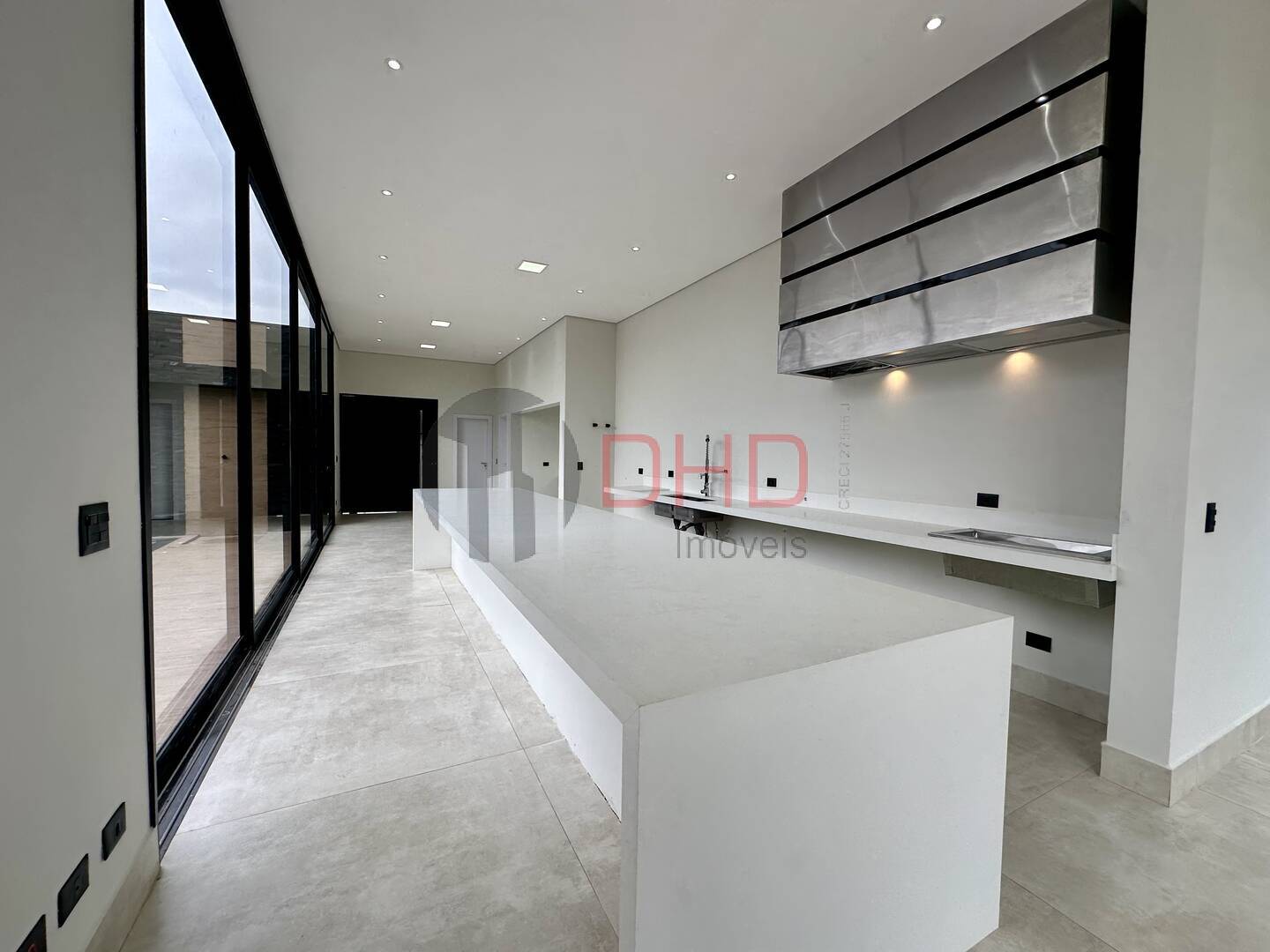 Casa de Condomínio à venda com 3 quartos, 360m² - Foto 9