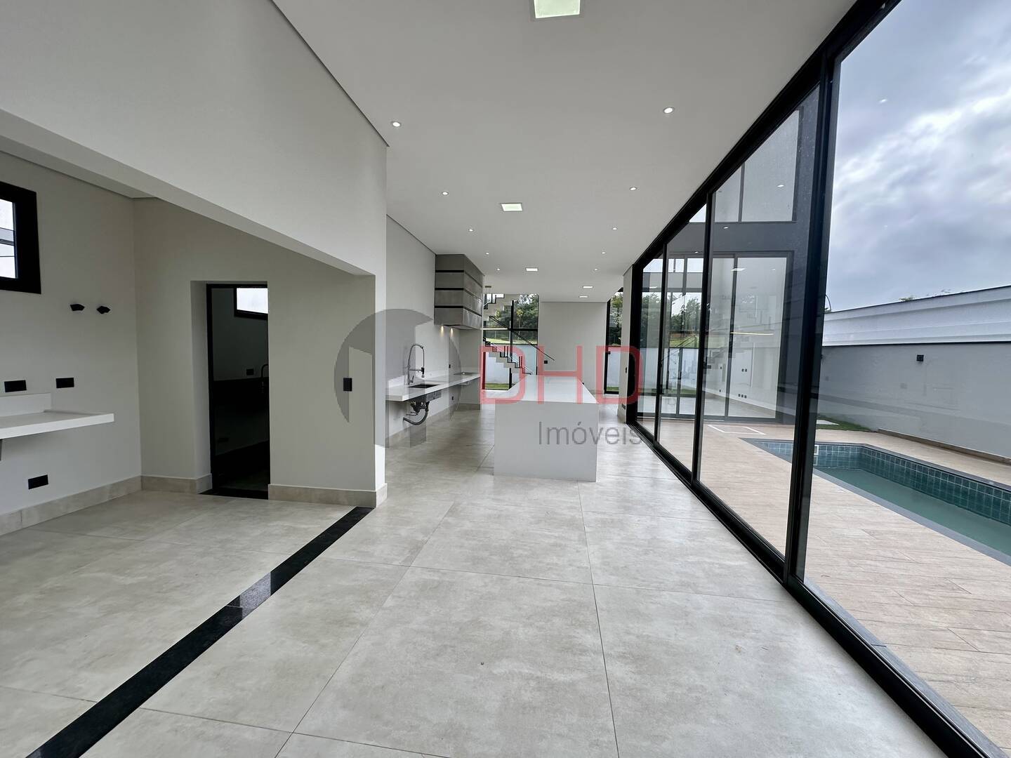 Casa de Condomínio à venda com 3 quartos, 360m² - Foto 7