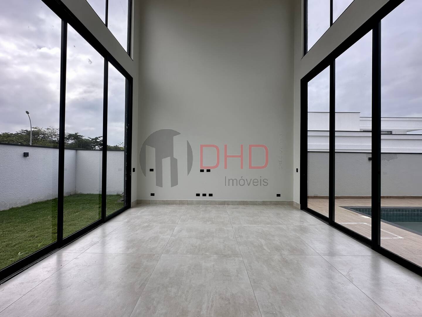 Casa de Condomínio à venda com 3 quartos, 360m² - Foto 4