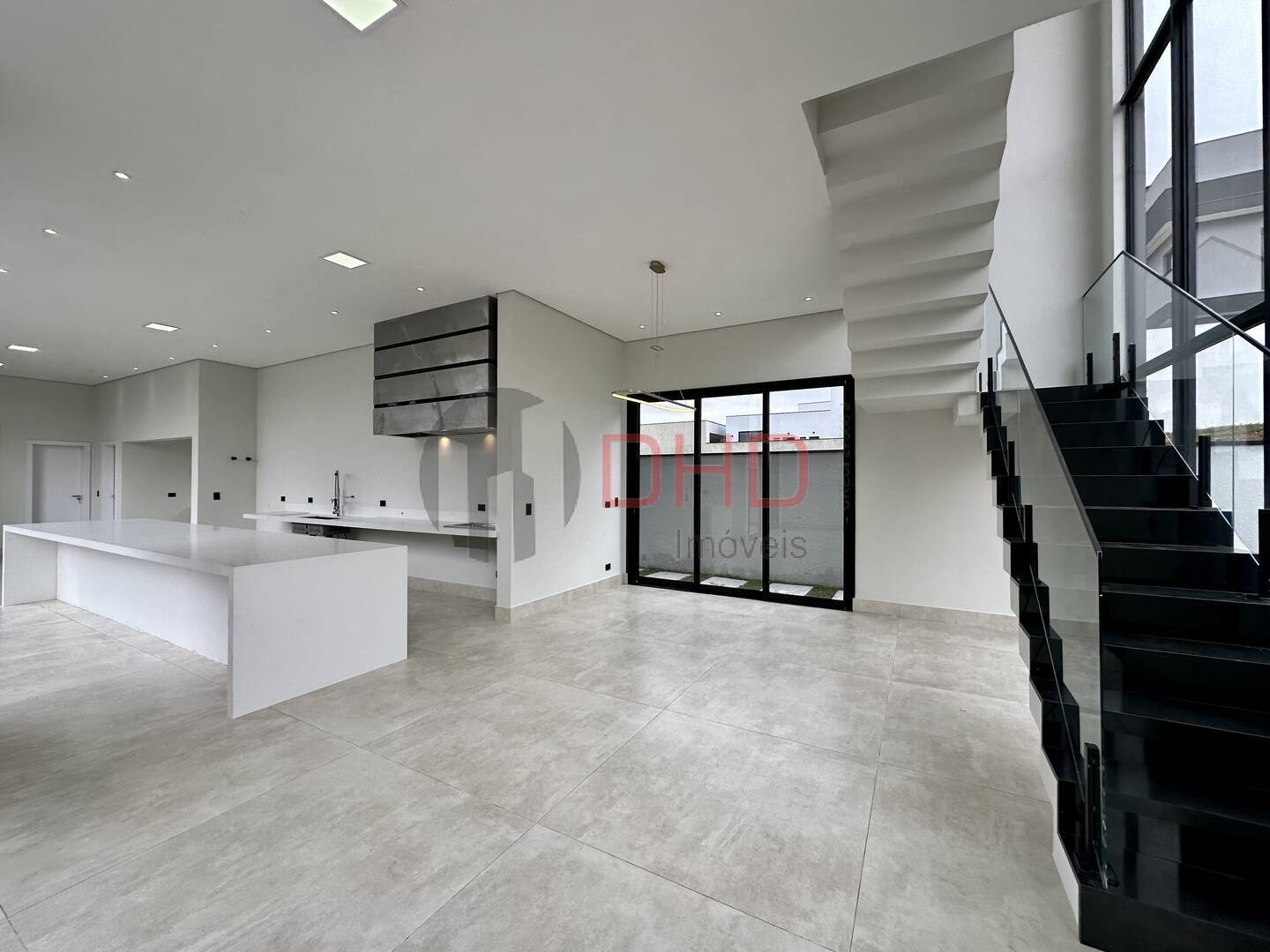 Casa de Condomínio à venda com 3 quartos, 360m² - Foto 5
