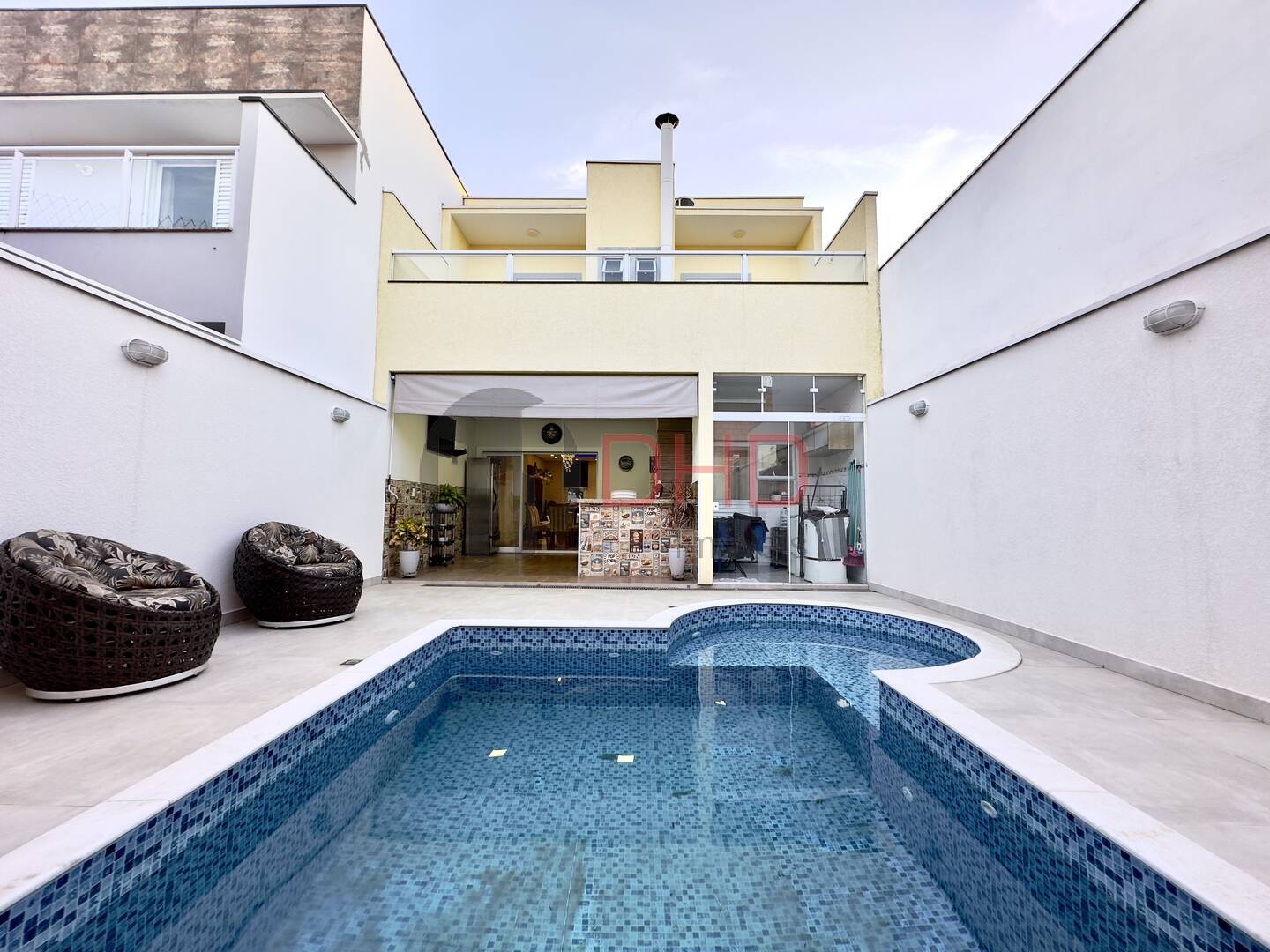 Casa de Condomínio à venda com 3 quartos, 146m² - Foto 1