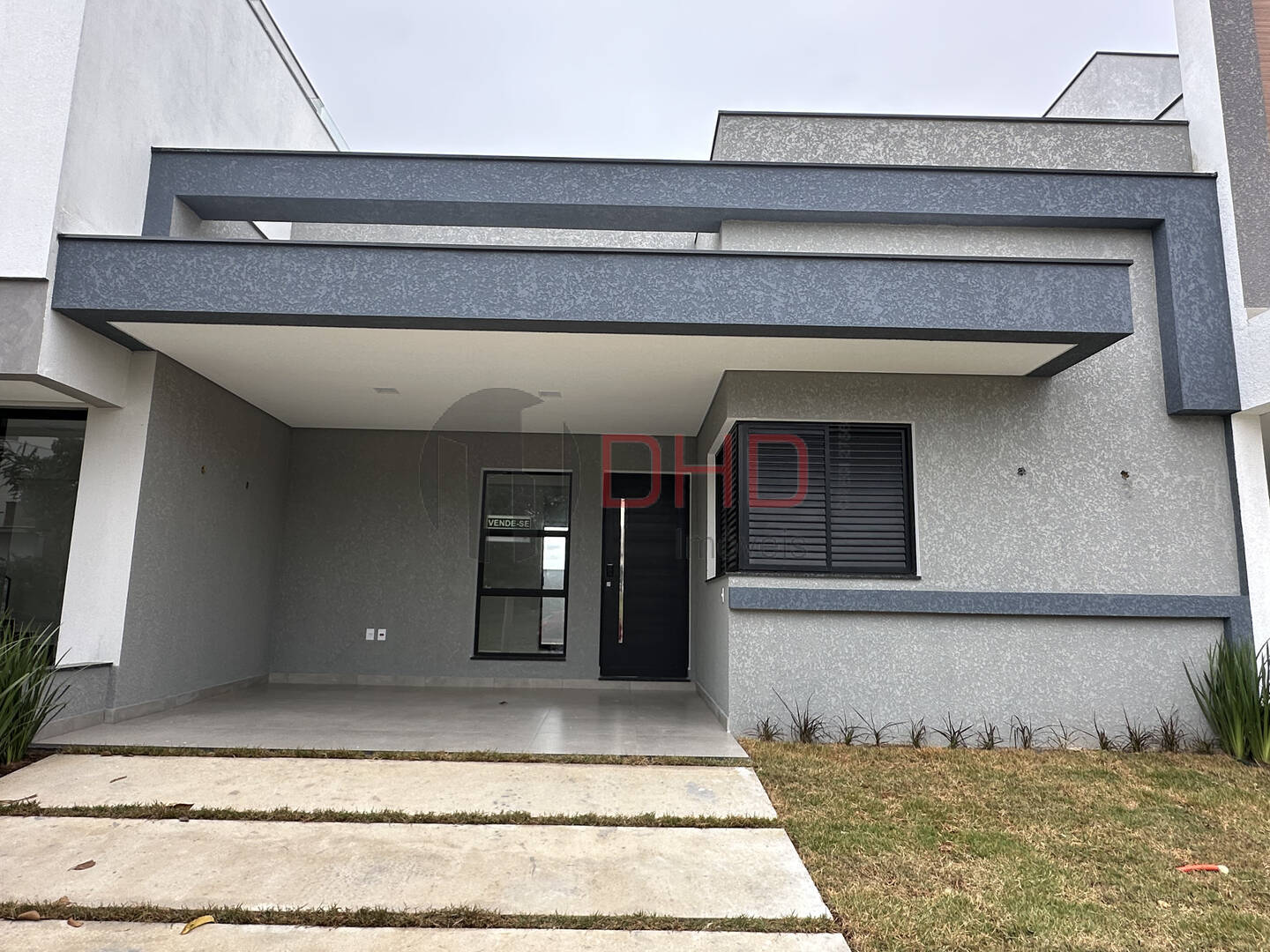 Casa de Condomínio à venda com 3 quartos, 114m² - Foto 1