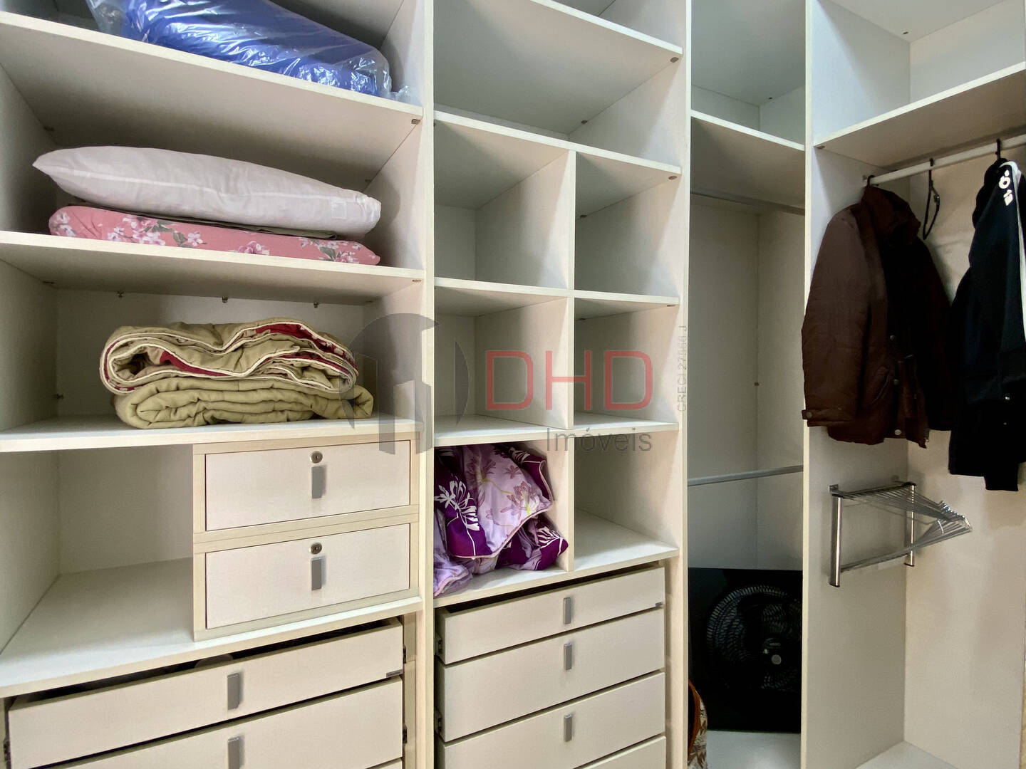 Casa de Condomínio à venda com 3 quartos, 240m² - Foto 21