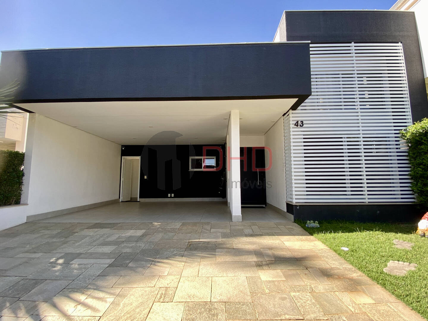 Casa de Condomínio à venda com 3 quartos, 240m² - Foto 3