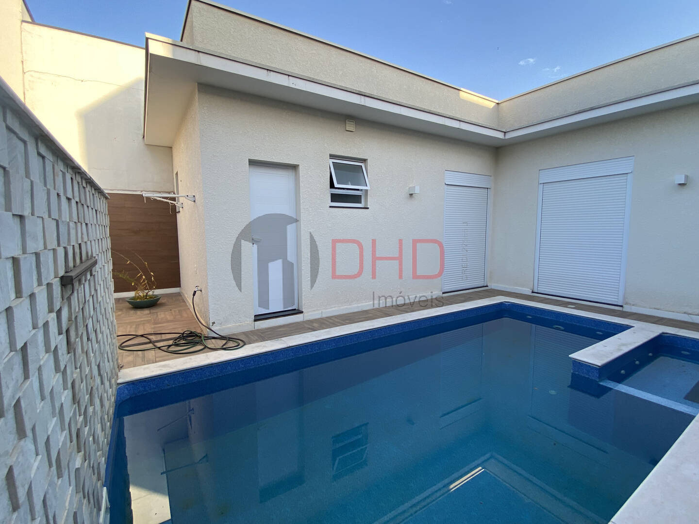 Casa de Condomínio à venda com 3 quartos, 268m² - Foto 1