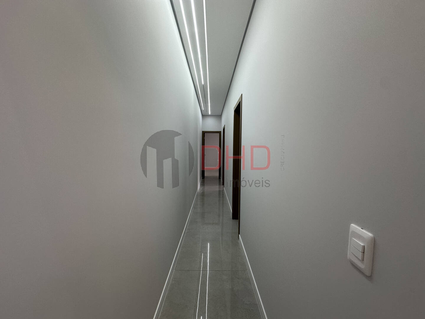 Casa à venda com 3 quartos, 173m² - Foto 8
