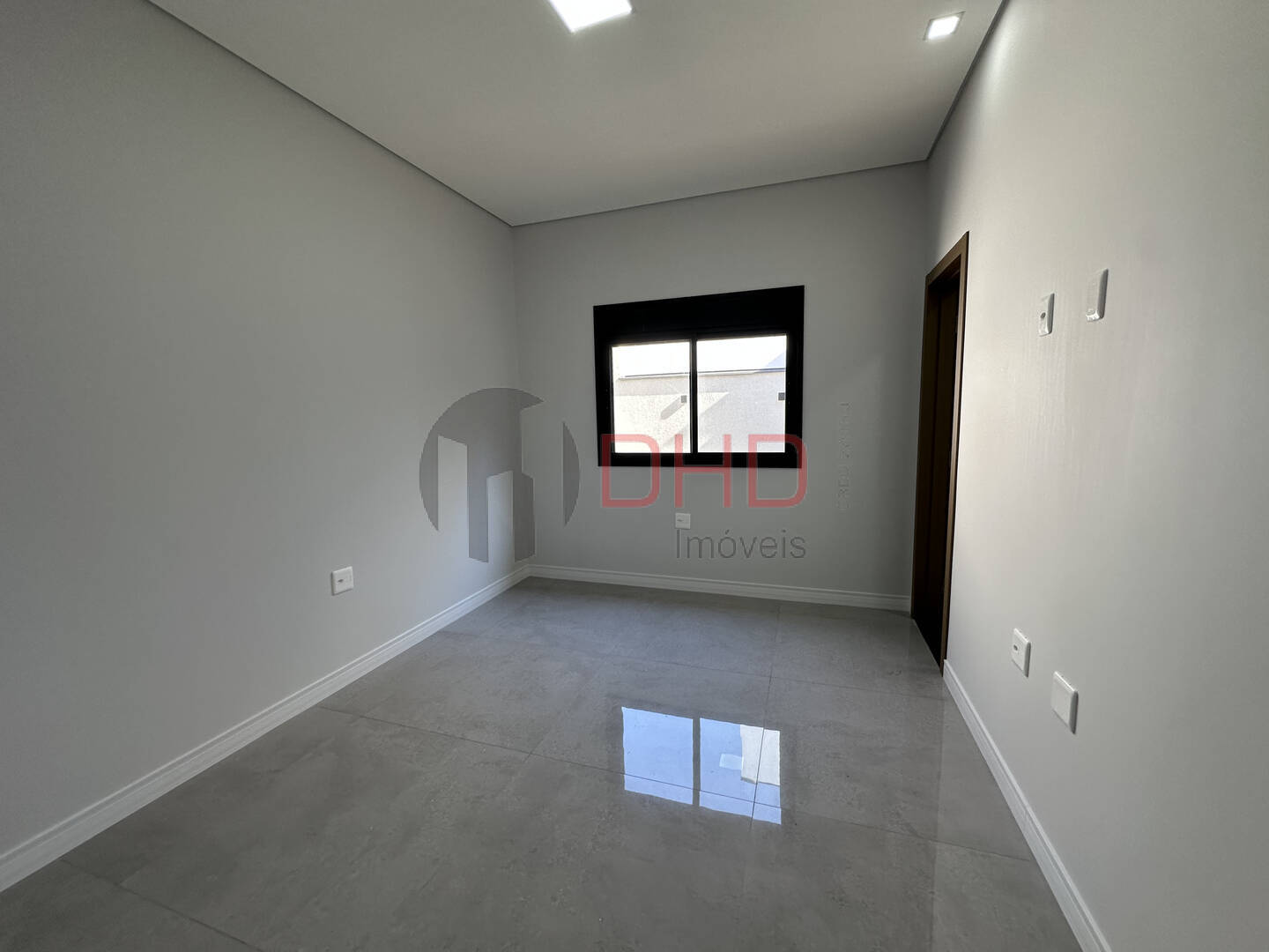Casa à venda com 3 quartos, 173m² - Foto 9