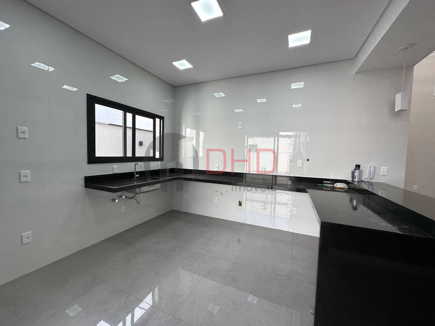 Casa à venda com 3 quartos, 173m² - Foto 5