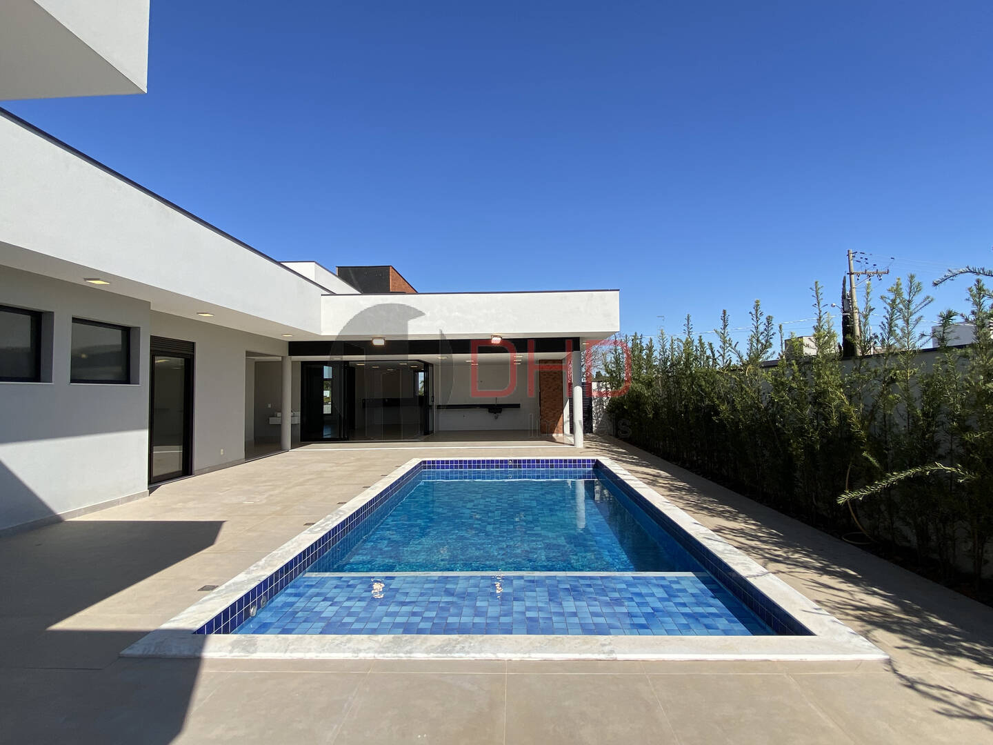 Casa de Condomínio à venda com 3 quartos, 382m² - Foto 1