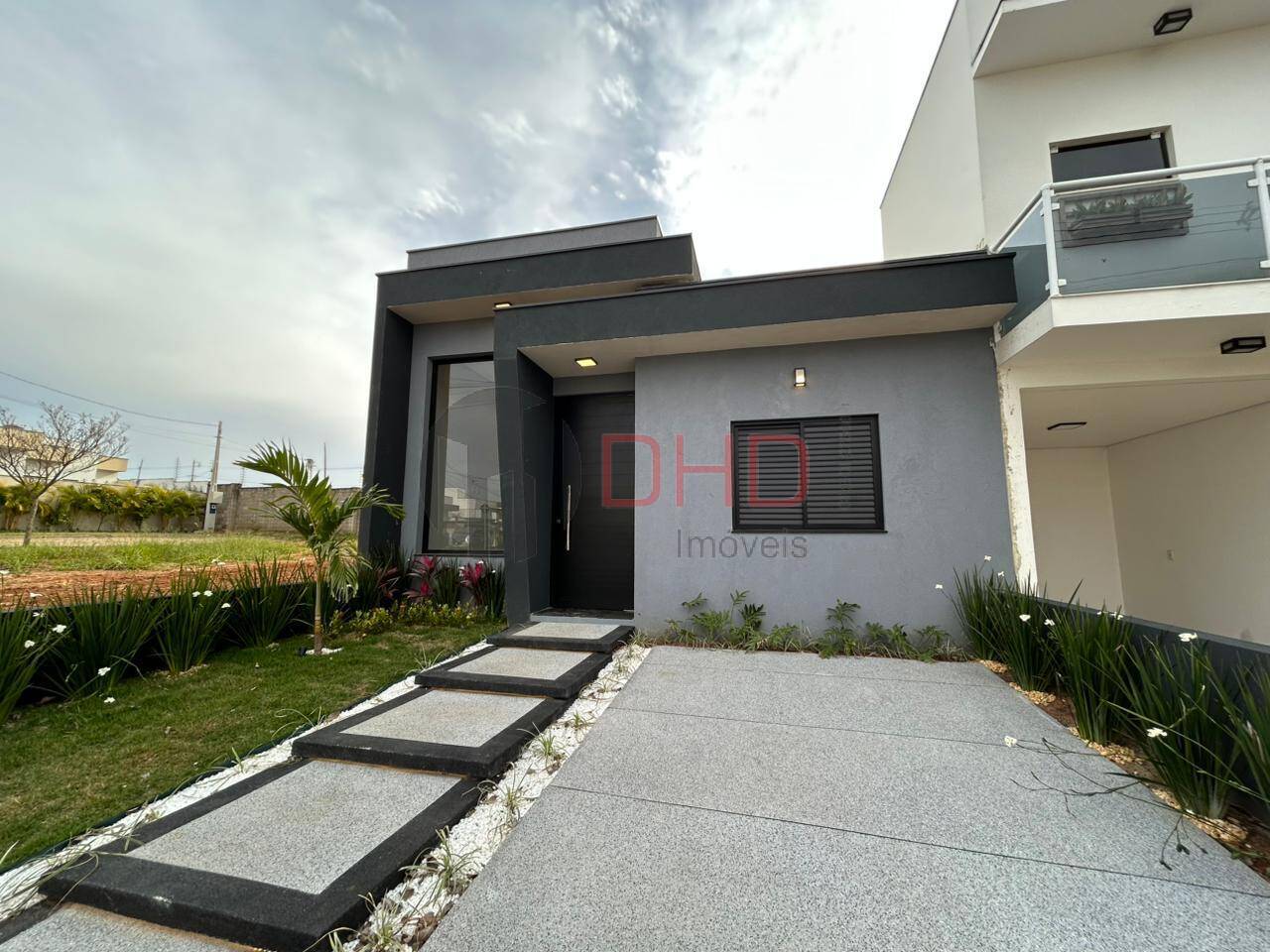 Casa de Condomínio à venda com 3 quartos, 118m² - Foto 1