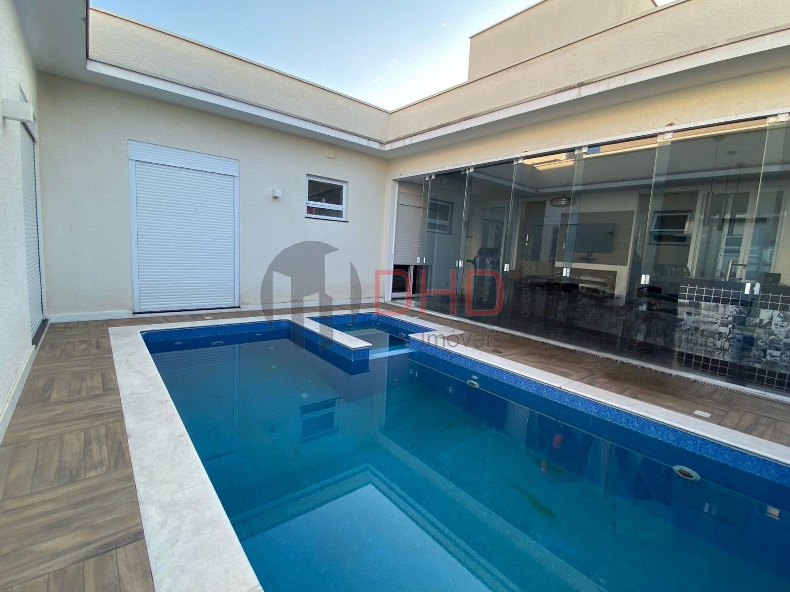 Casa de Condomínio à venda com 3 quartos, 268m² - Foto 1