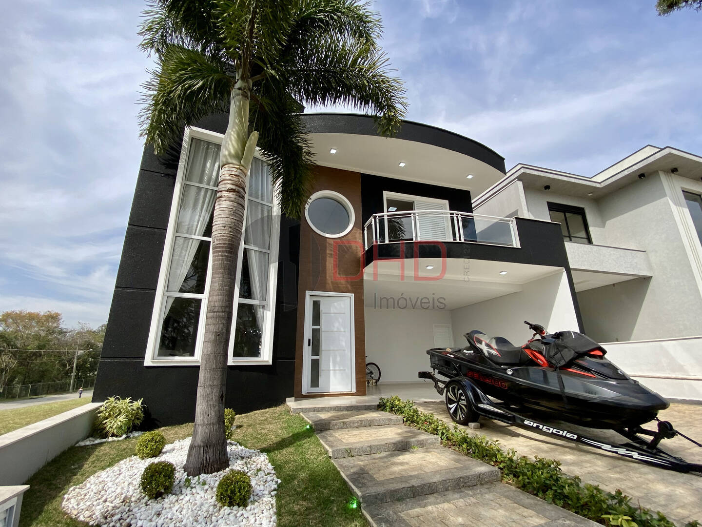 Casa de Condomínio à venda com 3 quartos, 280m² - Foto 1